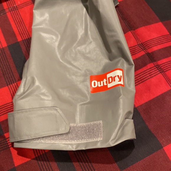 Columbia out dry waterproof jacket - Picture 3 of 10